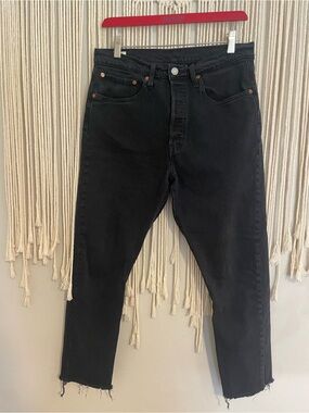 Levi's Black Cropped High-Rise Women's Jeans